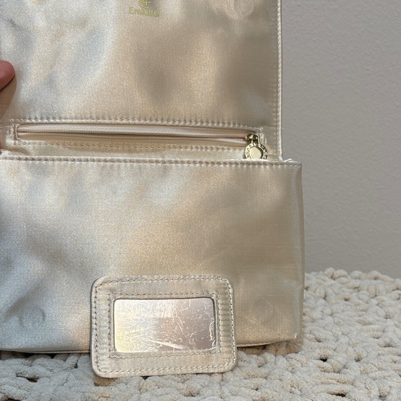 Emirates Airline Amenity Bag Elegant Cream Satin Clutch - Picture 7 of 12